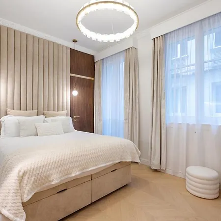 Appartement Cozy Cocoon Sur Champs-elysees Avec Ac Parijs