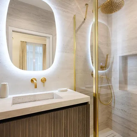 Appartement Cozy Cocoon Sur Champs-elysees Avec Ac Parijs