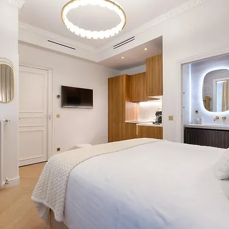 Cozy Cocoon Sur Champs-elysees Avec Ac شقة *